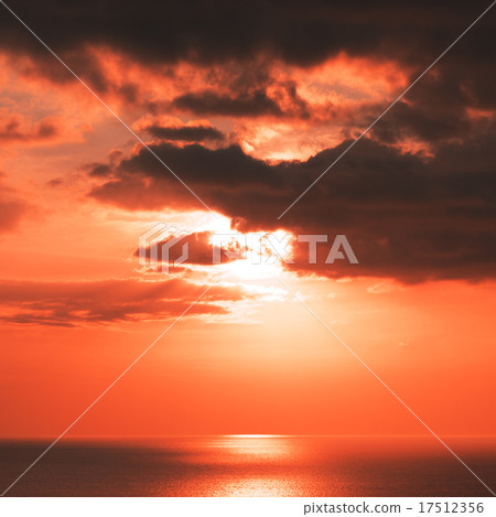 Beautiful Sunset Over Sea Beautiful Sunset Over Sea 17512356