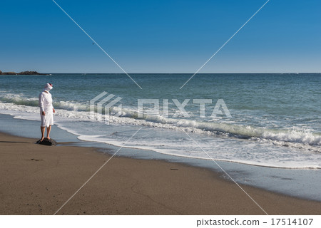 Shima's sea lady watching the sea Shima's sea lady watching the sea 17514107