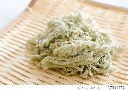 Tororo kelp 17514752