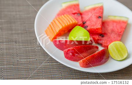 Fruit on plate Fruit on plate 17516132