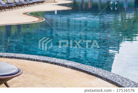Swimming pool Swimming pool 17516576