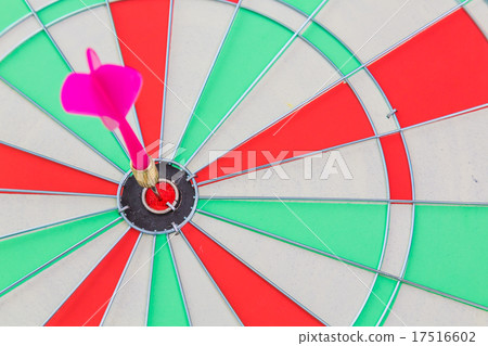 Dartboard with dart 17516602