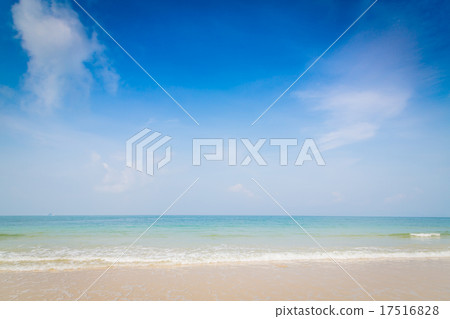 Beach and tropical sea with blue sky 17516828