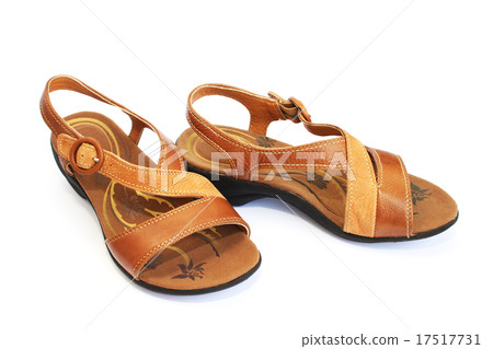 Womanish shoes 17517731