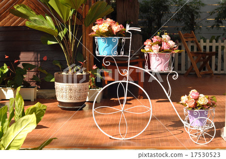Beautiful spring blossom in the coffe shop. Beautiful spring blossom in the coffe shop. 17530523