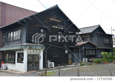 在住宅區岐阜的老商店 17530560