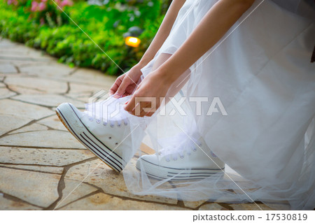 Casual Wedding 17530819
