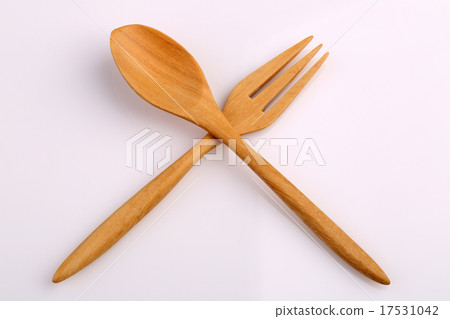 Wooden fork and wooden spoon isolated on white 17531042