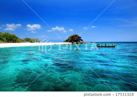 Landscape of Andaman Sea with sea coast, Lipe 17531328