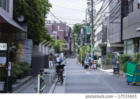 Roadside of Roppongi 17533603