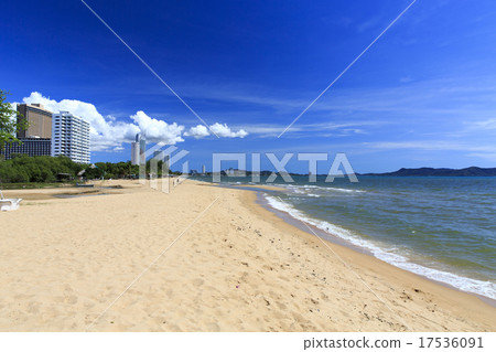 在泰國的海灘 17536091