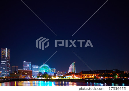 Night view of Yokohama Minatomirai No. 1 17536655
