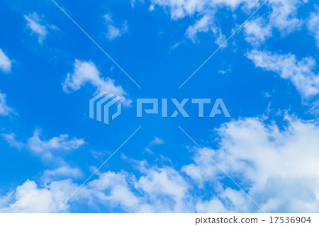 天空晚夏天空秋天天空9月天空藍天棉花雲彩積雲拷貝空間文本空間綜合背景雲彩 17536904