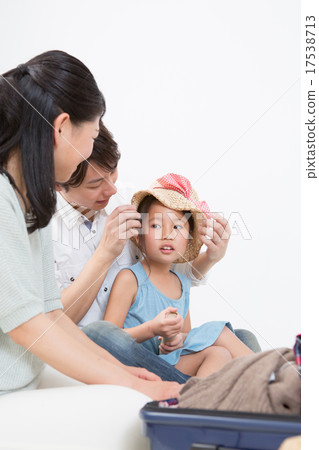 straw hat, bag, father 17538713