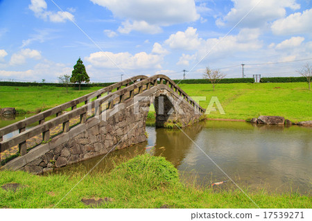 Scenery with stone bridge 17539271