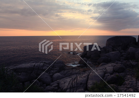 seascape at sunset 17541492
