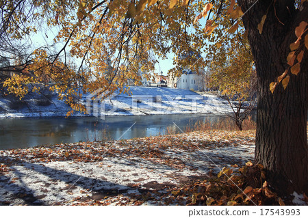 landscape late autumn sun freezing river park 17543993