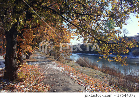 landscape late autumn sun freezing river park landscape late autumn sun freezing river park 17544372