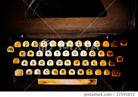 An old typewriter 17545853