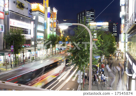 Ogikubo Ekimae，在青梅路上的夜晚 17545874