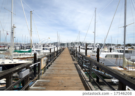 California, USA Sausalito 17546208