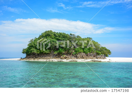 Tropical island with white beach and bluesky 17547198