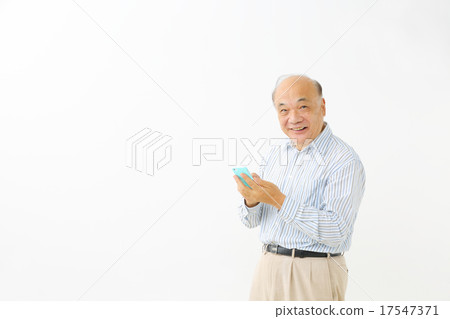 Senior man smartphone 17547371