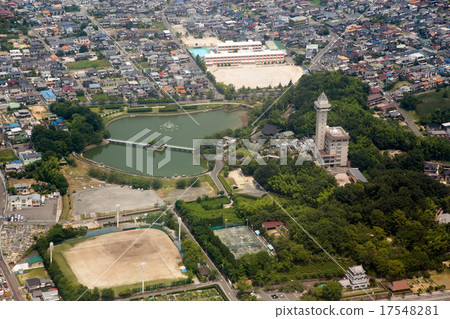 Shiroyama公園鳥瞰圖在Owariasahi市，愛知縣附近的 17548281