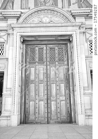 door westminster cathedral in london e door westminster cathedral in london e 17549287