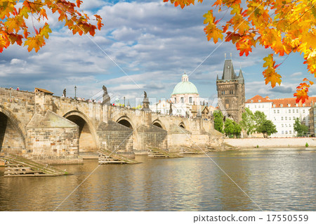 Charles bridge over river Vltava 17550559