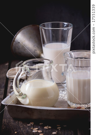 Set of non-dairy milk 17551339