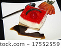Strawberry cake 17552559
