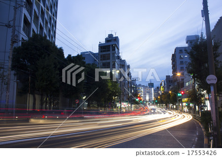 Ogikubo駐地晚上視圖,青梅路 Ogikubo駐地晚上視圖,青梅路 17553426