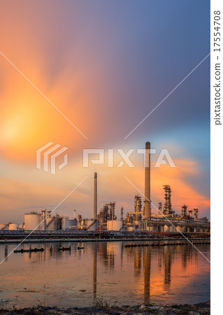 Oil refinery 17554708