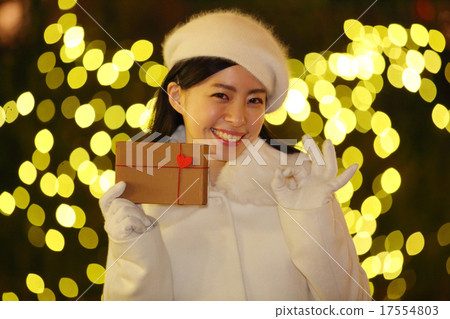 Young lady · Illuminations Young lady · Illuminations 17554803