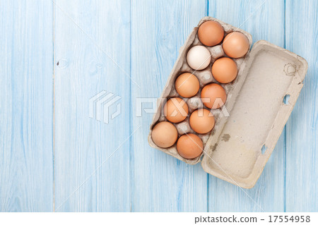 Cardboard egg box 17554958