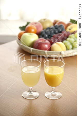 fruit juice 17556254