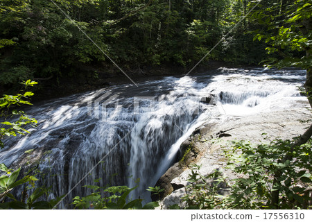 Hakusan Waterfall (Hokkaido Eniwa Ralmanai) 17556310