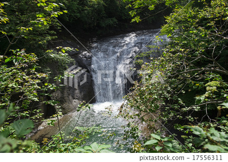 Hakusan Waterfall (Hokkaido Eniwa Ralmanai) 17556311