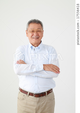 Senior male armworking 17556418