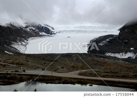 加拿大落基山脈哥倫比亞冰原 17558044