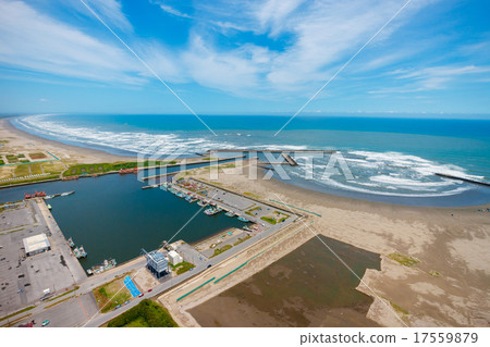 Kujukuri駐地鳥瞰圖在Katakai捕魚港口附近的 17559879