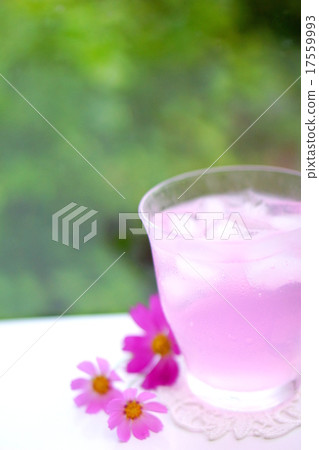 粉紅色的飲料 粉紅色的飲料 17559993