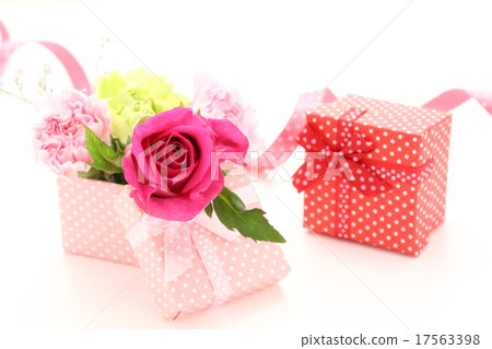 鮮花和禮物 17563398