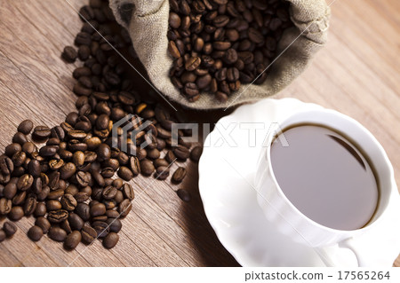 Coffee grunge background, vivid bright theme 17565264