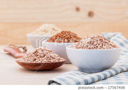 Whole grain Traditional Thai rice . 17567406