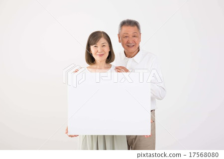 Senior couple 17568080