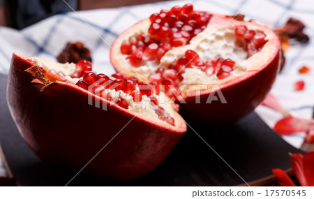 pomegranate 17570545
