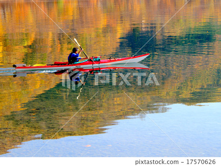 獨木舟去的湖的秋天 獨木舟去的湖的秋天 17570626