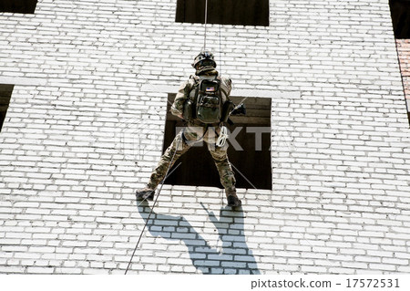 rappeling with weapons 17572531